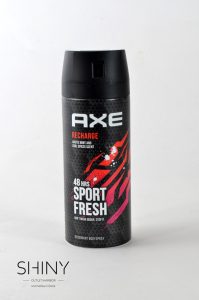 Axe deodorant v spreju Recharge, 48 urna svežina in obstojnost proti potenju. Ne pušča madežev na oblačilih. Sedaj ugodneje na shiny-outlet.si
