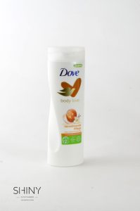 Dove losion za telo Vegan, 100 % naraven proizvod z mandljem in vanilijo. Za gladko kožo po vsakem tuširanju. Nakupujte ugodneje na shiny-outlet.si