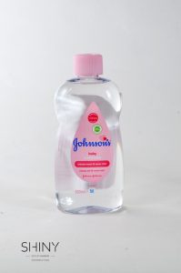 Johnson's Baby olje za popolno hidracijo in negovanje tanjše ter občutljivejše kože dojenčka. Klinično potrjeno. Na voljo po dostopnejši ceni na shiny-outlet.si