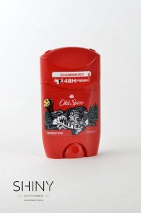 Old Spice deodorant v stiku, Wolfthorn. 48 urna zaščita pred potenjem, brez puščanja sledi na oblačilih.Nakupujte na shiny-outlet.si