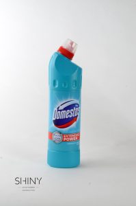 Domestos Extended Power Blue, čistilo za straniščno školjko in sanitarije, izvrsten v boju proti bakterijam. Sedaj ugodneje na shiny-outlet.si