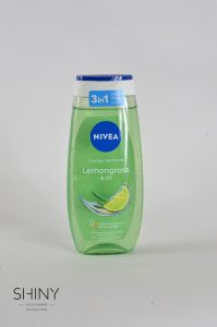 Nivea tekoče milo Lemongrass Oil, z limonsko travo in dodanim vitaminom C in E. Sedaj po dostopnejši ceni na shiny-outlet.si