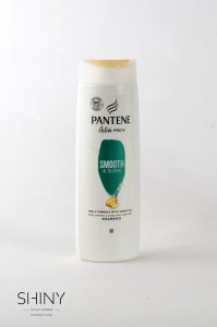 Pantene šampon Active Pro-V Smooth & Sleek z dodanim arganovim oljem za vidno bolj zdrave lase. Večja količina, nižja cena na shiny-outlet.si