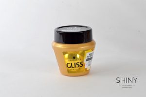 Schwarzkopf Gliss maska za lase Repair, z dodanim marula oljem nahrani lase in jih naredi prožnejše. Cenovno dostopnejši nakup na shiny-outlet.si