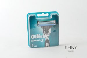 Gillette žiletke Mach 3, z učinkovitim trojnim rezilom obrije dlačice vse do korena, hkrati pa neguje povrhnjico kože. Priporočljivo dostopneje na shiny-outlet.si