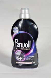 Perwoll Black detergent za negovanje črnih barv tkanin in odstranjevanje madežev. Nežno potemni in ohranja obstojnost črnih oblačil. Dostopneje na shiny-outlet.si
