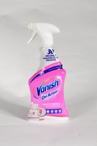 Vanish Oxi Action tekstil, najučinkovitejši v boju proti trdovratnim madežem. Prodre globlje v tkanino in očisti trdovratno umazanijo. Učinkovito in ugodno na shiny-outlet.si