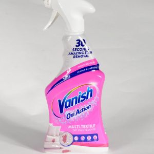 Vanish Oxi Action za tekstil, najučinkovitejši v boju proti trdovratnim madežem, saj prodre globlje v tkanine. Učinkovito in ugodno na shiny-outlet.si